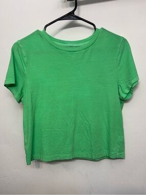 Universal Thread Bright Green Crop Loose Fit Crewneck Tee Womans Size Small NWOT